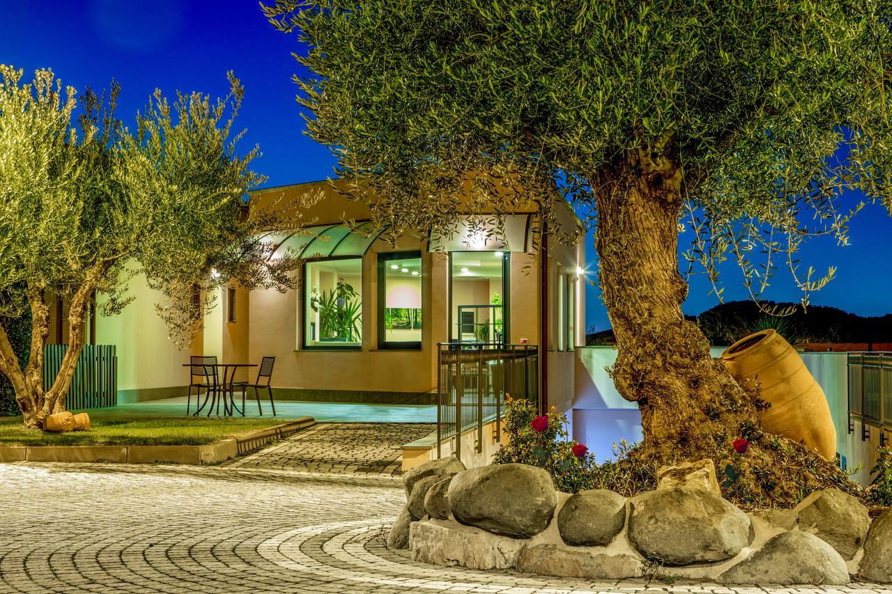 Residence Poggio Degli Ulivi Frascati Bagian luar foto