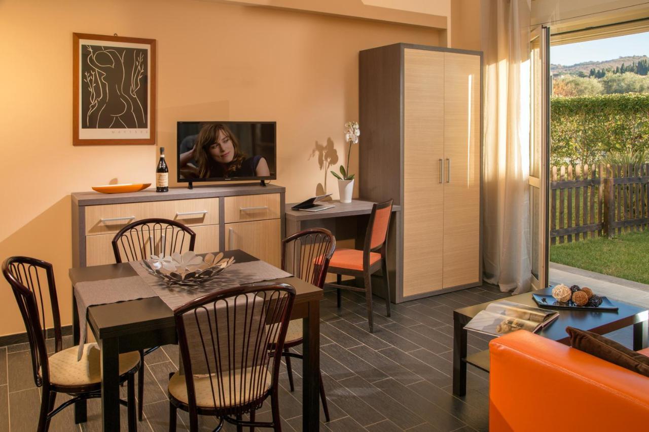 Residence Poggio Degli Ulivi Frascati Bagian luar foto